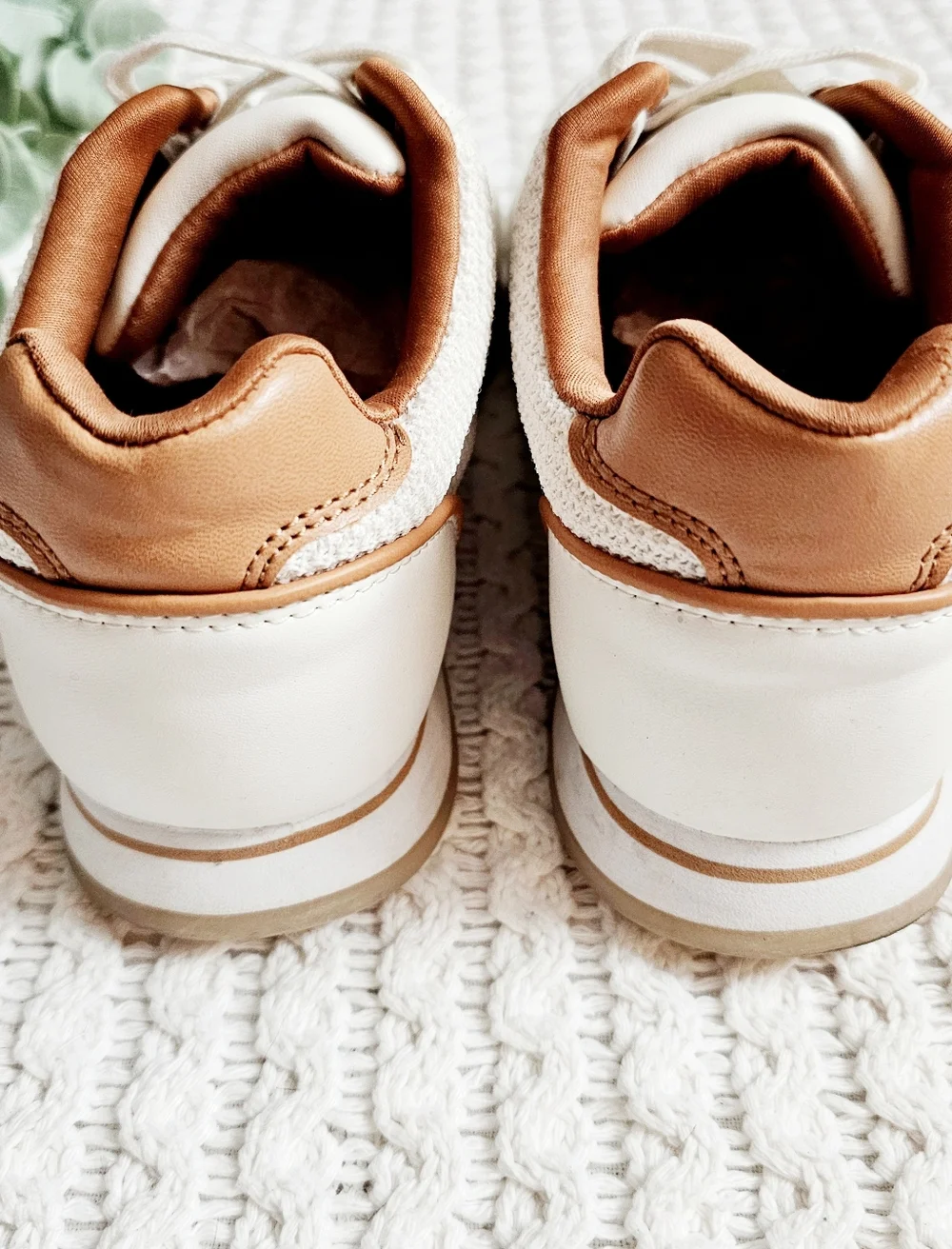 Banana Republic Retro Style Sneakers Cream Brown Lace Up Athletic Athleisure 7 - Picture 9 of 15